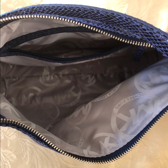 Beautiful Blue Michael Kors Bag ❤️ - Picture 6 of 7